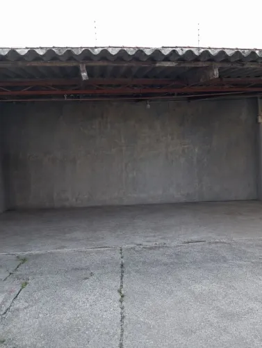 Aluga-se Box de Garagem