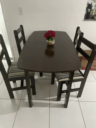 Mesa 4 cadeiras