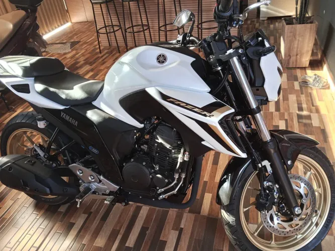 Yamaha Fazer 250 ... 