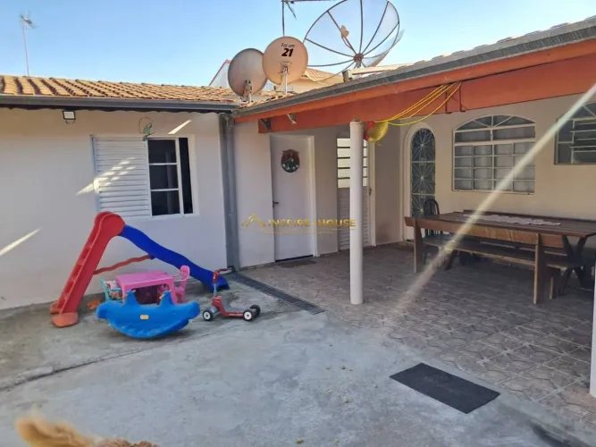 Casa com 2 dormitórios à venda, 300 m² por R$ 745.000 - Jardim Califórnia - Jacareí/SP