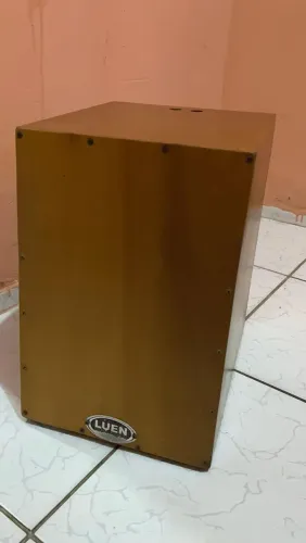 Cajon acústico com entrada pra microfone 