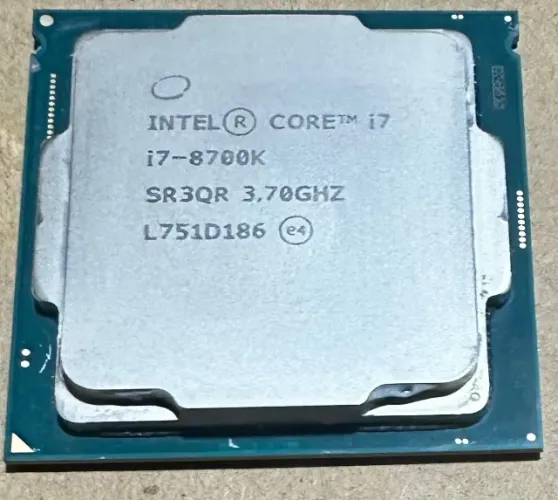 Processador Intel i7 8700k para retirar