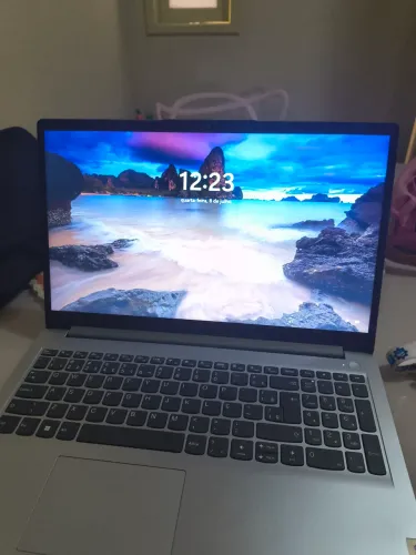 Vendo um notebook