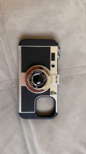 Vendo linda capinha para iPhone 16 Pro Max - Emilly em Paris