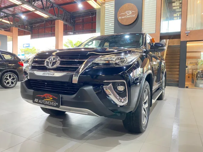 Toyota Hilux SW4 SRX Plat. 4X4 2.8 TB Die. Aut. 2020