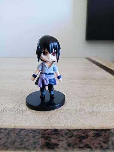 Miniatura do Sasuke Uchiha no estilo chibi<br>Altura- 7cm