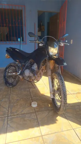 VENDE-SE YAMAHA LANDER 2014