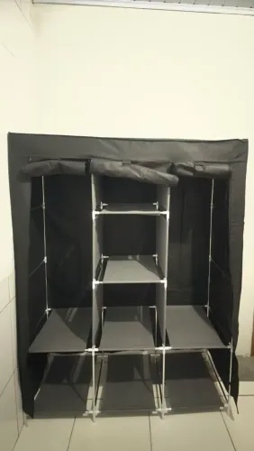 Vendo guarda roupa portátil, cabideiro e sapateria