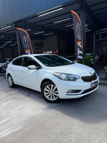 Kia Motors Cerato 1.6 16V Flex Aut. 2014
