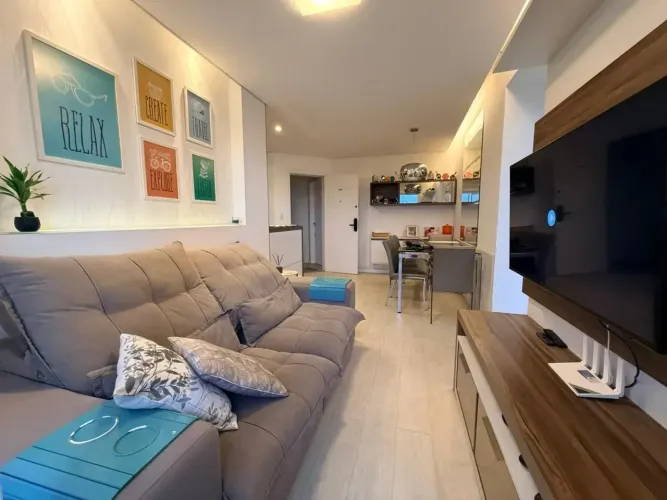 CR/Apartamento de 02 dormitórios, Porteira fechada, em Barreiros - São José - SC