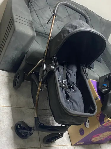 Carrinho + bebê conforto + base veicular