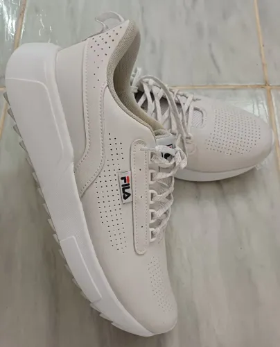 Tênis branco marca Fila Original!