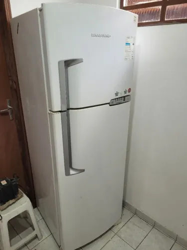 Geladeira Brastemp Clean Frost Free - 352 Litros (BRM39EB)