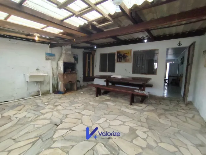 Casa a venda na praia com piscina
