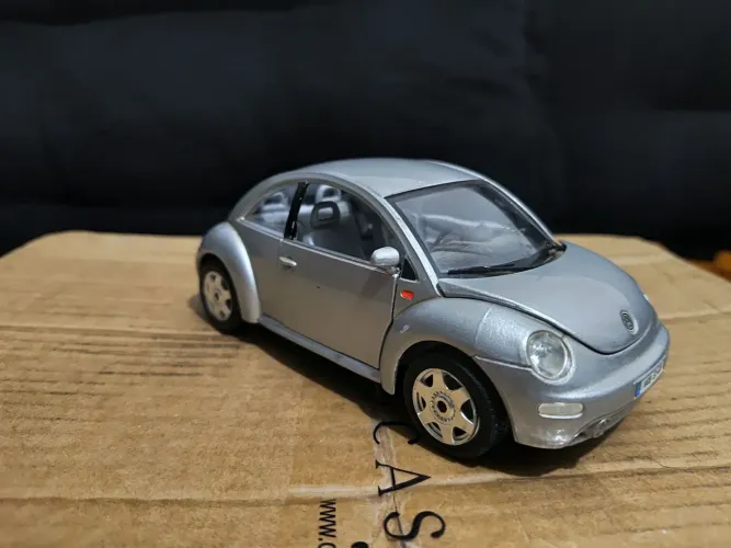 Miniatura new beatle Burago.