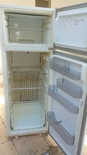 Geladeira Consul 380 litros funcionando tudo garantia e entrego na casa do cliente 