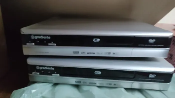 Gravador de DVD Slim Gradiente DR-850 - Com Controle Remoto