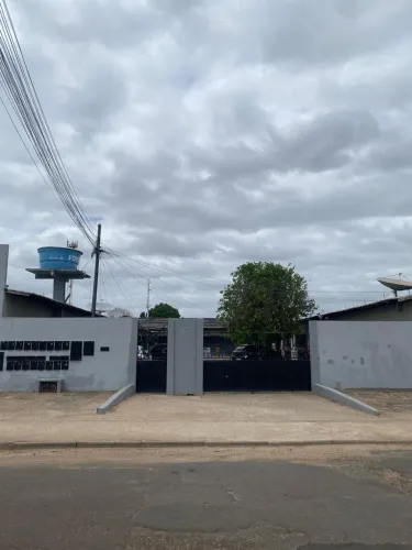 ALUGA-SE APARTAMENTO NO CARANÃ