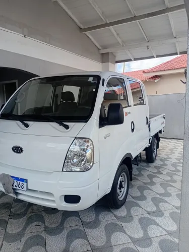 Kia Motors Bongo K-2700 2.7 4X4 CD Diesel 2011