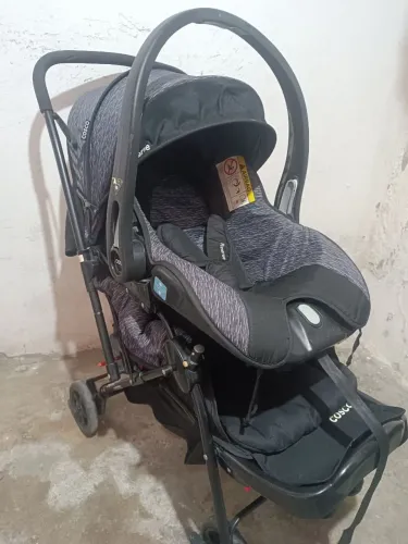 Carrinho de bebê + bebê conforto cosco