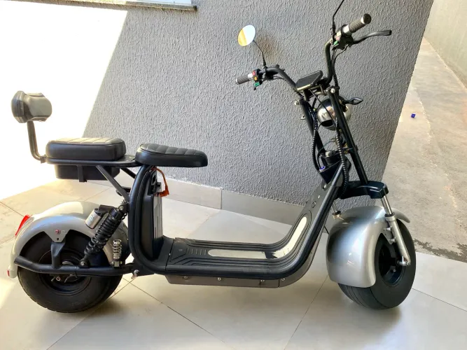 Vende-se moto scooter