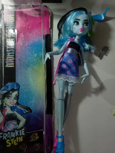 Monster high frankie troco por outra Monster high 