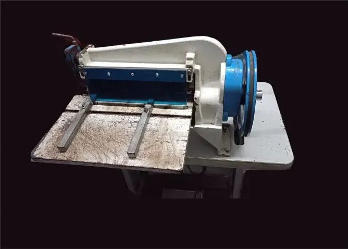 Maquina de cortar tiras, alça de bolsas, cintos, couro e outros