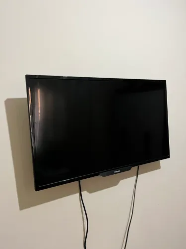 Televisão Philips 32 polegadas em ótimo estado.