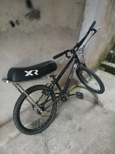 Vendo uma bicicleta aro 20, valor 400:00