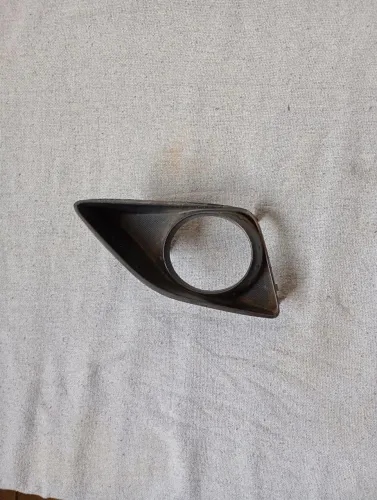 Moldura farol de milha Corolla 2012