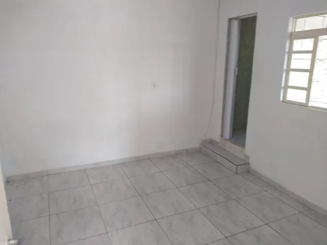 CASA PARA ALUGAR - 1 DORMITÓRIO