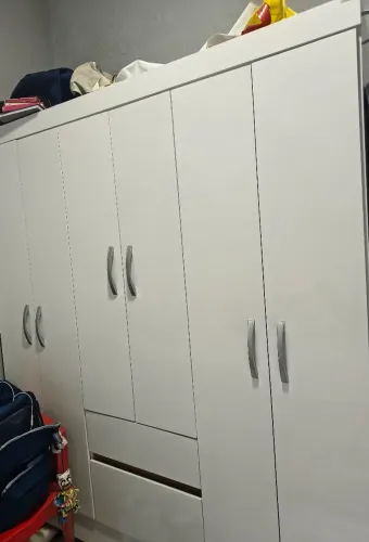 Guarda roupa Branco da marca bartira