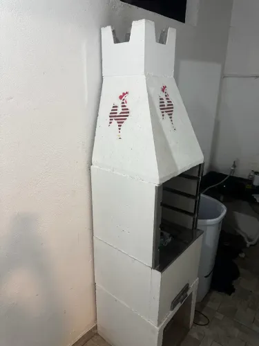 CHURRASQUEIRA PRÉ MOLDADA