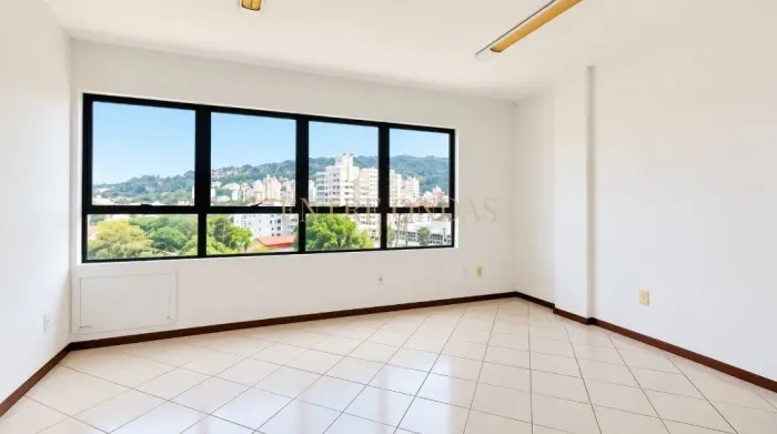 Sala comercial no bairro Trindade, Florianópolis.