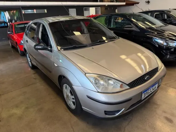 Ford Focus Ghia 2.0 16v/ 2.0 16V Flex 5P AUT 2004