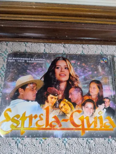 Álbum de figurinhas Novela Estrela Guia antigo