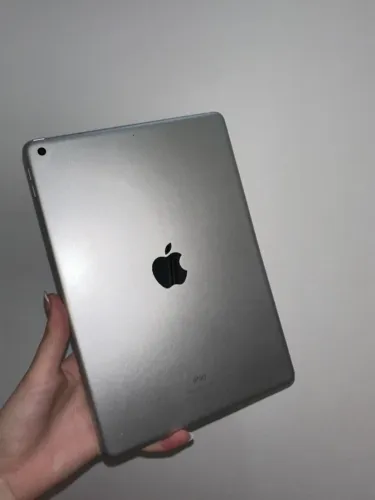 Ipad 9 geração, 256gb, semi-novo, bateria excelente 