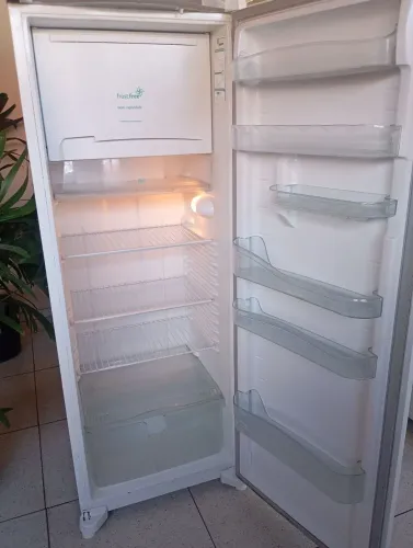 Geladeira gelando normalmente