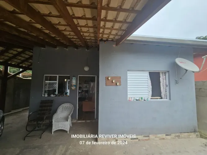 Casa próximo ao centro de São Lourenço da Serra