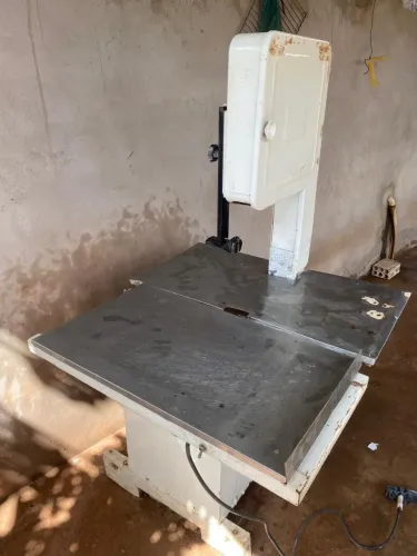 Serra fita para açougue