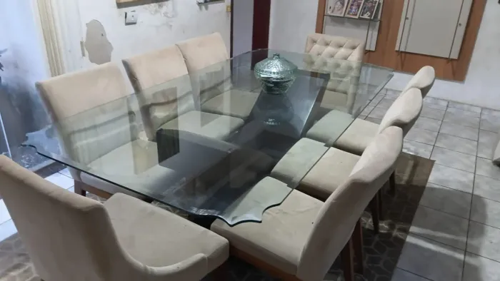 Linda mesa de jantar auto padrão