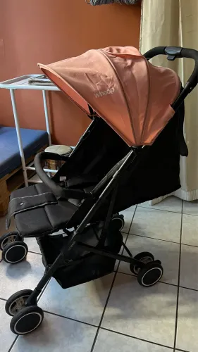 Carrinho de Bebê Compacto Kiddo Rosa