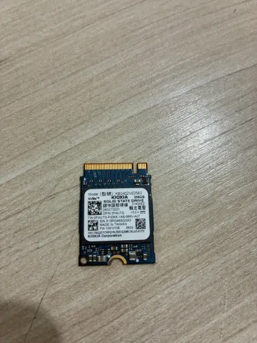 SSD NVMe KIOXIA (Dell) 256GB M.2 2230 - 87% de saúde