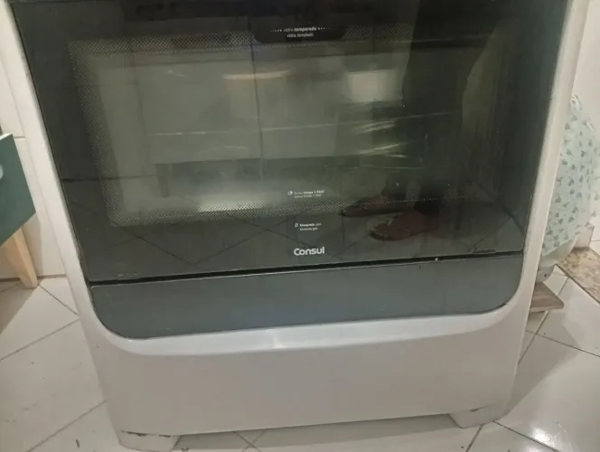 Vendo fogão 5 bocas,parte elétrica funcionando normal ,forno funcionando perfeito estado.