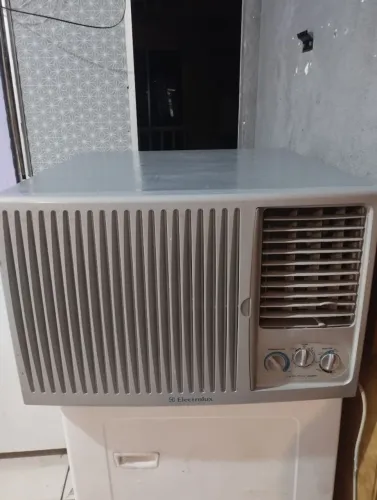 10.00 BTU 127v gelando de mais para pequenos e grandes ambientes