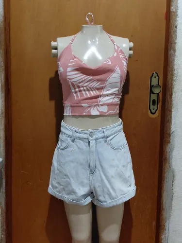 Cropped rosa florido praia
