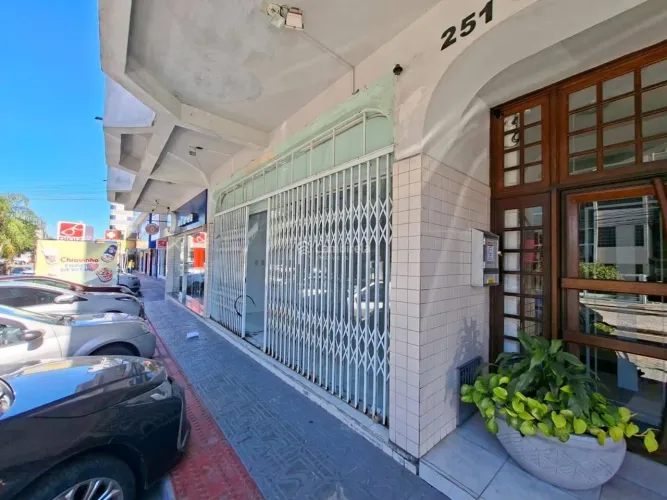Loja na Avenida Central do Kobrasol