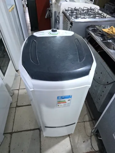 Tanquinho semi novo funcionando perfeitamente Sugar 10kg