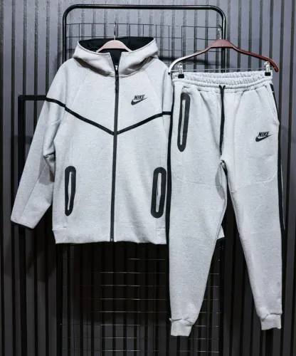 Conjunto nike tech flece