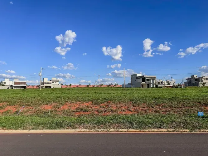 Lote à venda em condomínio fechado | Senador Canedo | Jardins Parma | Plano | Parte Alta |